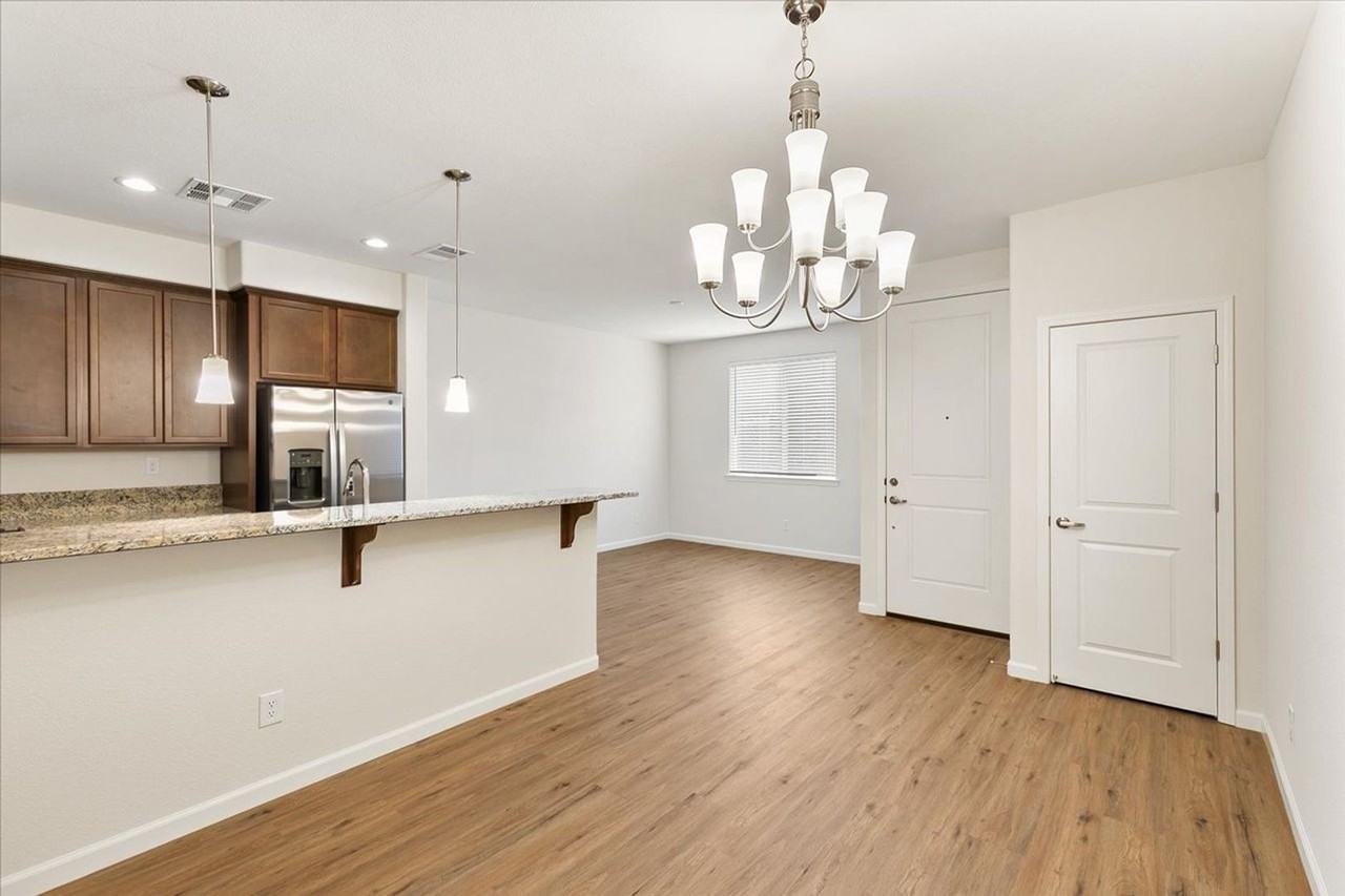 2256 Shady Canyon Dr - Photo 7 of 27