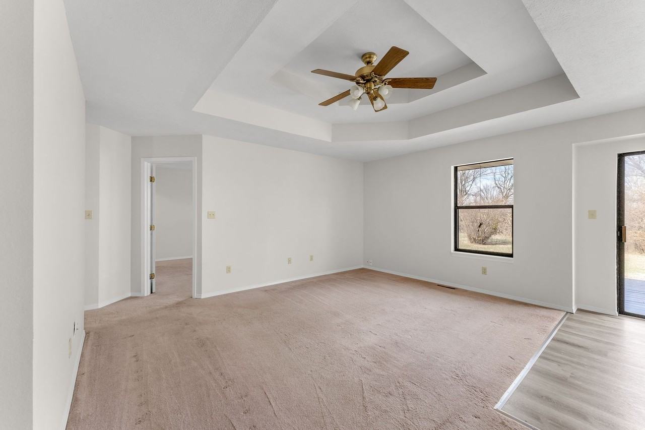 2279 W Roxbury St - Photo 6 of 25