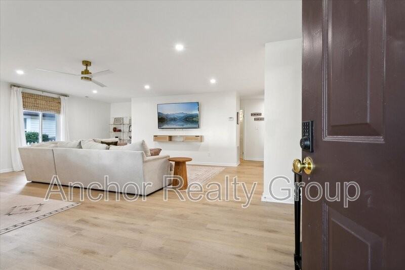 630 Orangewood Dr - Photo 5 of 41