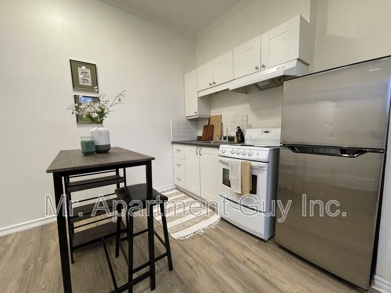 44 Victoria Ave S #203 - Photo 7 of 10