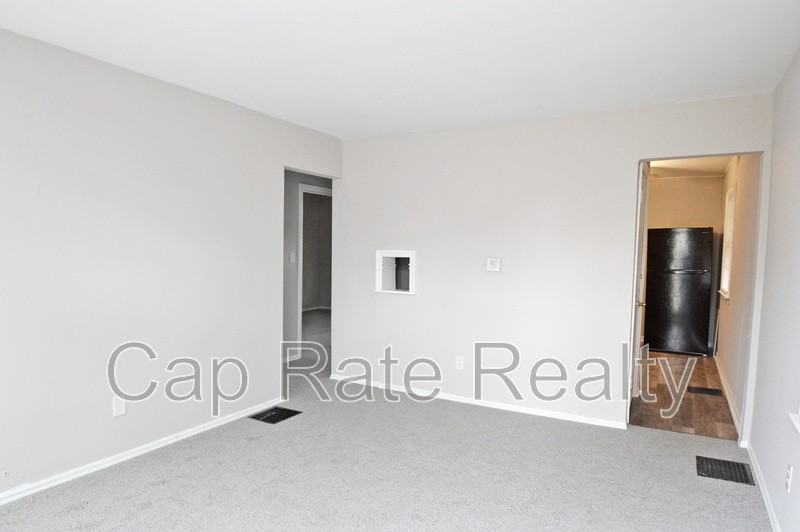 1317 Aberdeen Ave - Photo 3 of 19