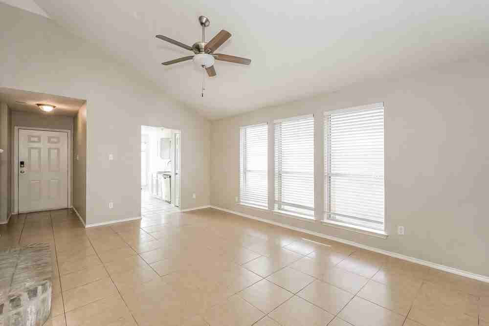 2500 Ensenada Ln - Photo 3 of 16