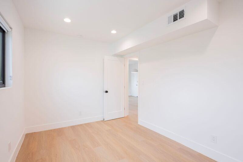 2103 3rd St #7A - Photo 5 of 13