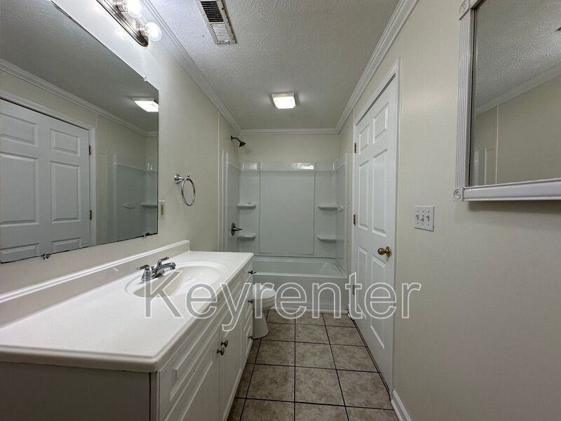 379 377, 377 ##377 - Photo 2 of 32