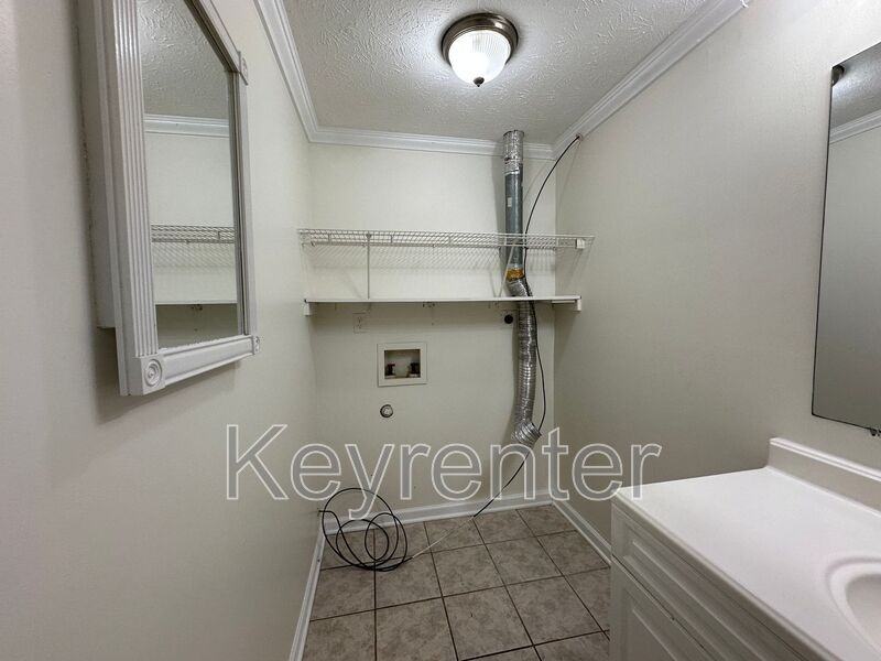 379 377, 377 ##377 - Photo 6 of 32