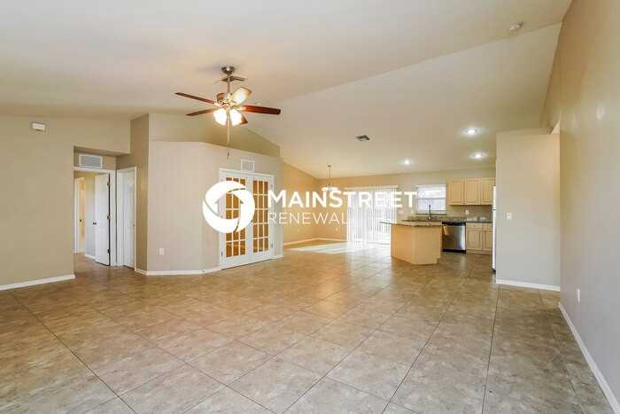 1901 Ne 6th Ave - Photo 3 of 17