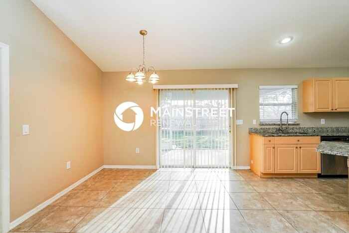 1901 Ne 6th Ave - Photo 6 of 17