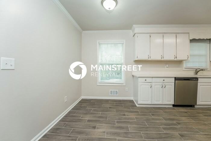 3651 Columbia Pkwy - Photo 5 of 18