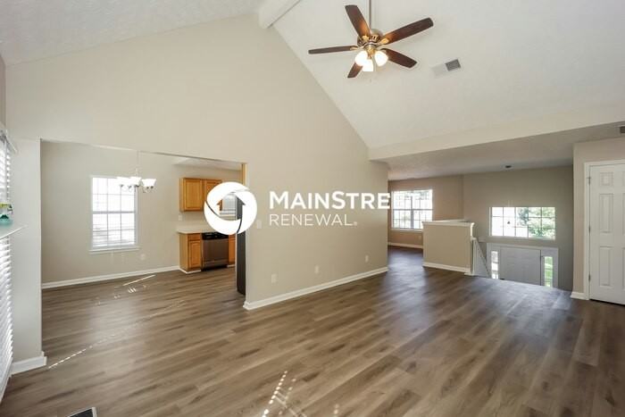 7395 Royale Ln - Photo 5 of 17