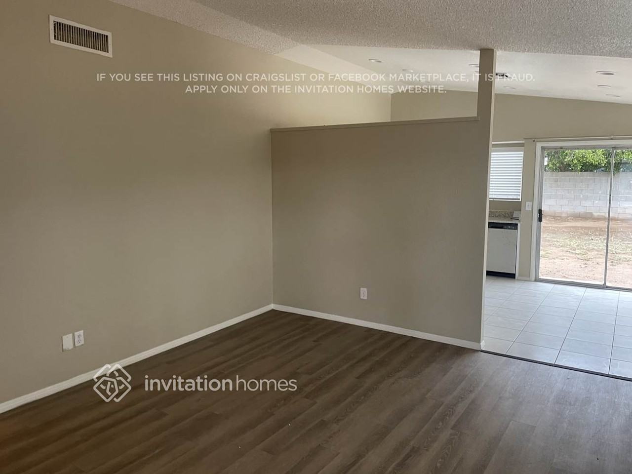 4431 N 85th Ave - Photo 3 of 16