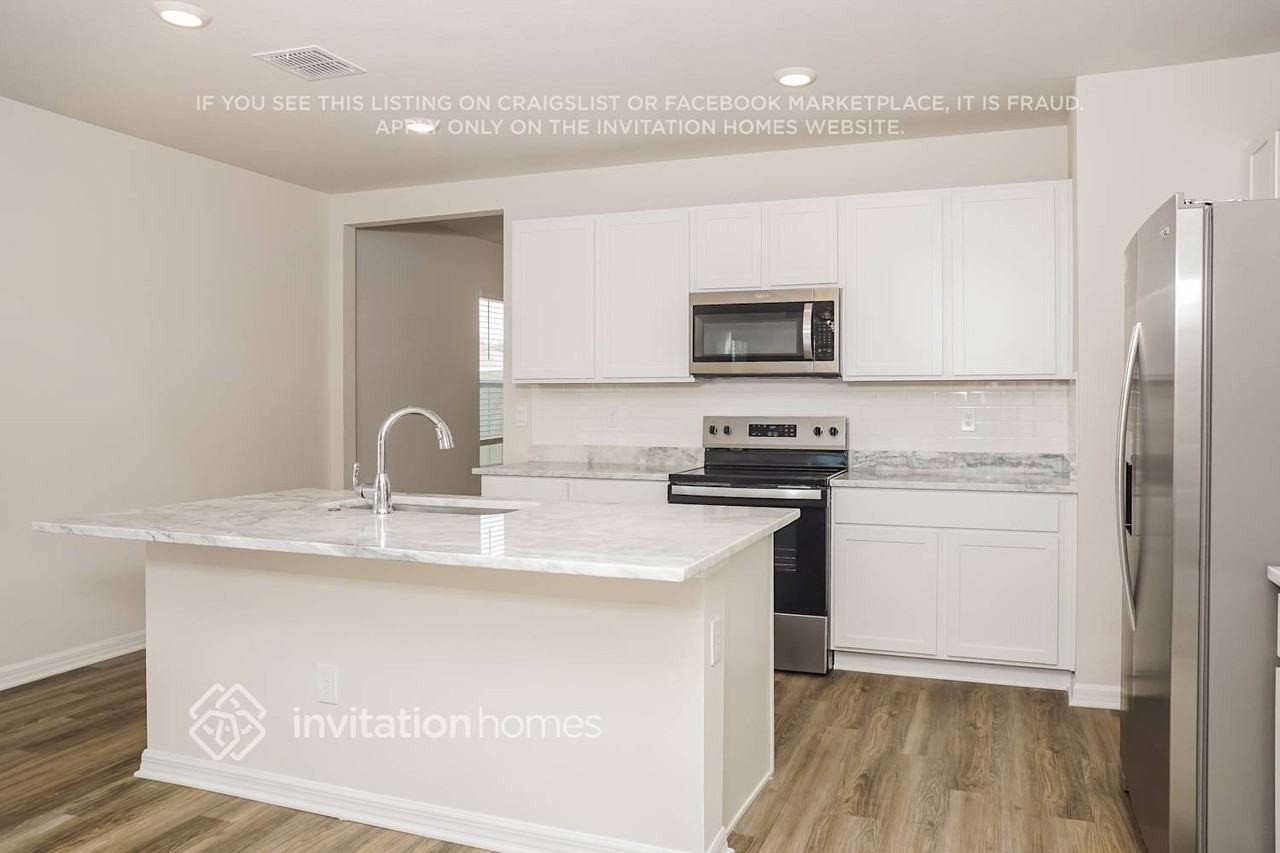 22509 Hidden Palms St - Photo 6 of 17