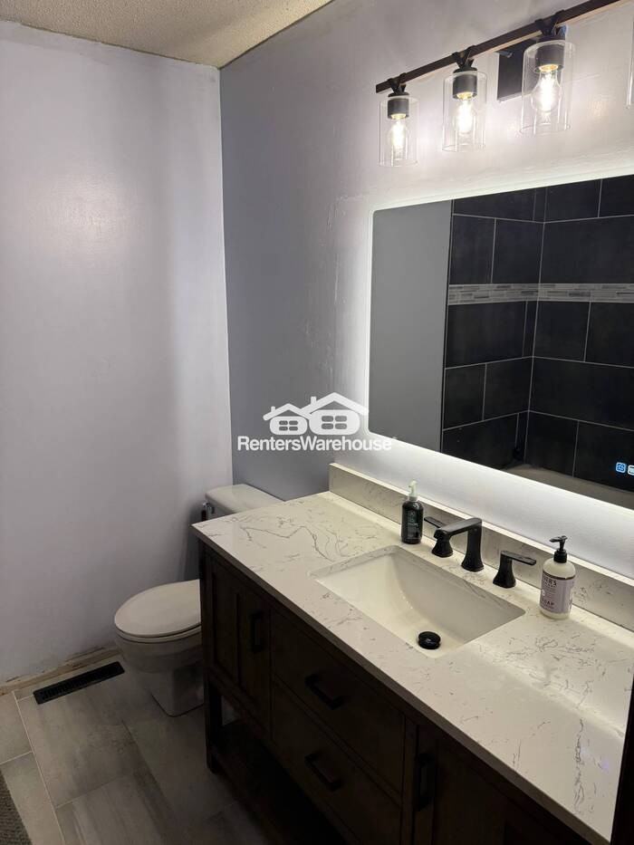 1272 Farrell St N - Photo 6 of 16