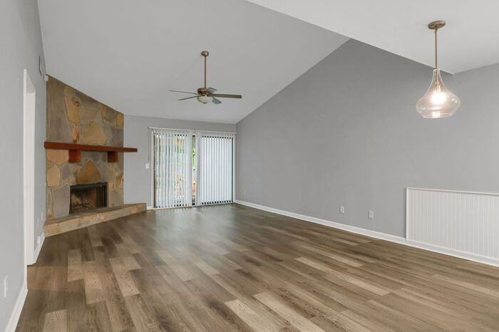 259 Heathersett Dr Sw - Photo 2 of 18