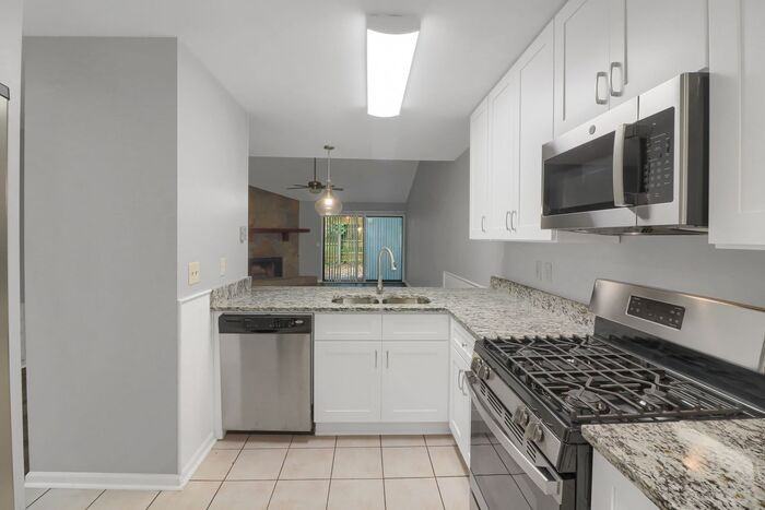 259 Heathersett Dr Sw - Photo 4 of 18