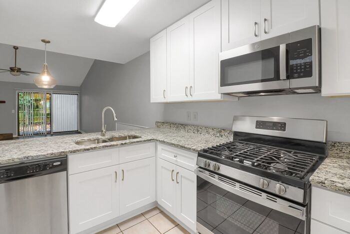 259 Heathersett Dr Sw - Photo 6 of 18