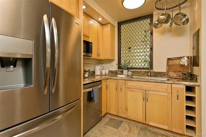 501 Hahaione St #13F - Photo 5 of 14