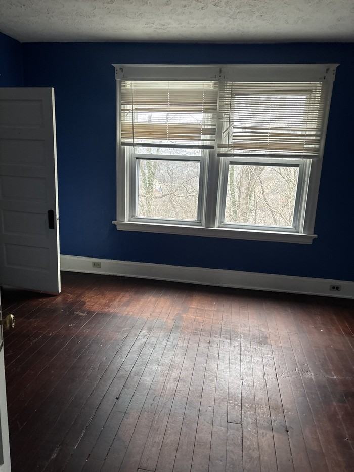 2465 Saturn St - Photo 2 of 8