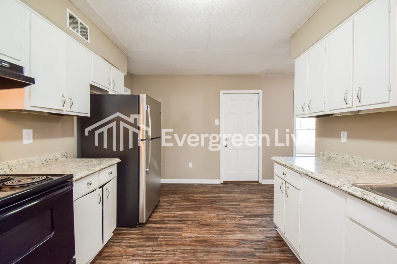 3329 Cody Dr - Photo 7 of 15