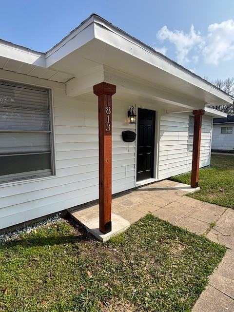 813 Montrose St - Photo 2 of 14