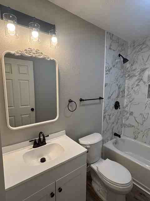 813 Montrose St - Photo 5 of 14