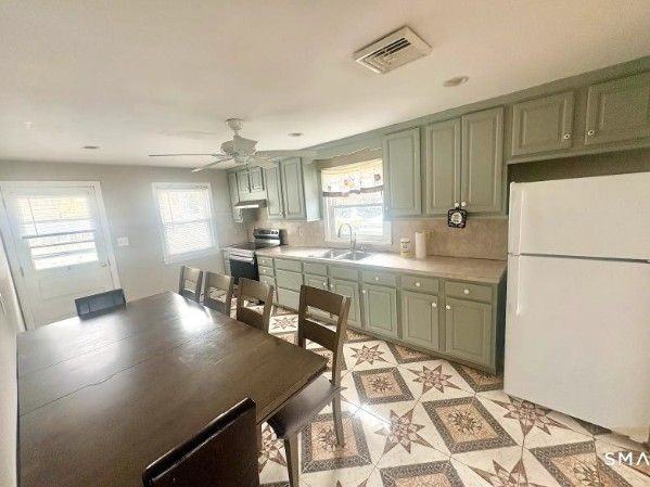 48 Gates Ave - Photo 2 of 15