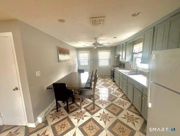 48 Gates Ave - Photo 3 of 15