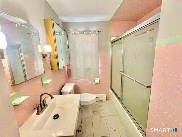 48 Gates Ave - Photo 4 of 15