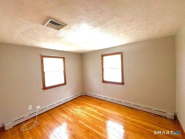 48 Gates Ave - Photo 5 of 15