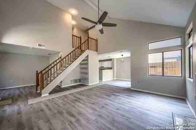 16615 Spruce Tree Ln - Photo 4 of 22