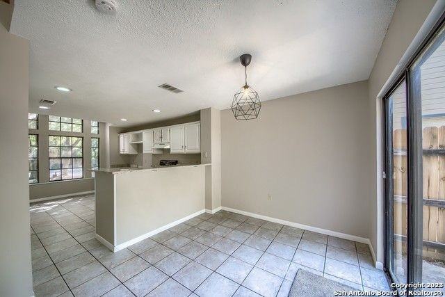 16615 Spruce Tree Ln - Photo 6 of 22