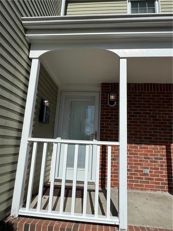 62 Memorial Blvd - Photo 4 of 40