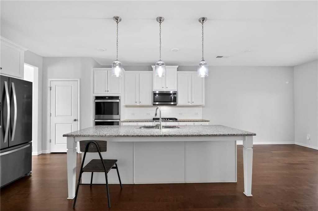 3204 Goldberry St - Photo 2 of 22