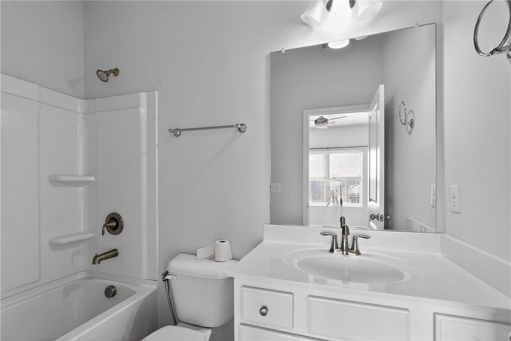 3204 Goldberry St - Photo 4 of 22