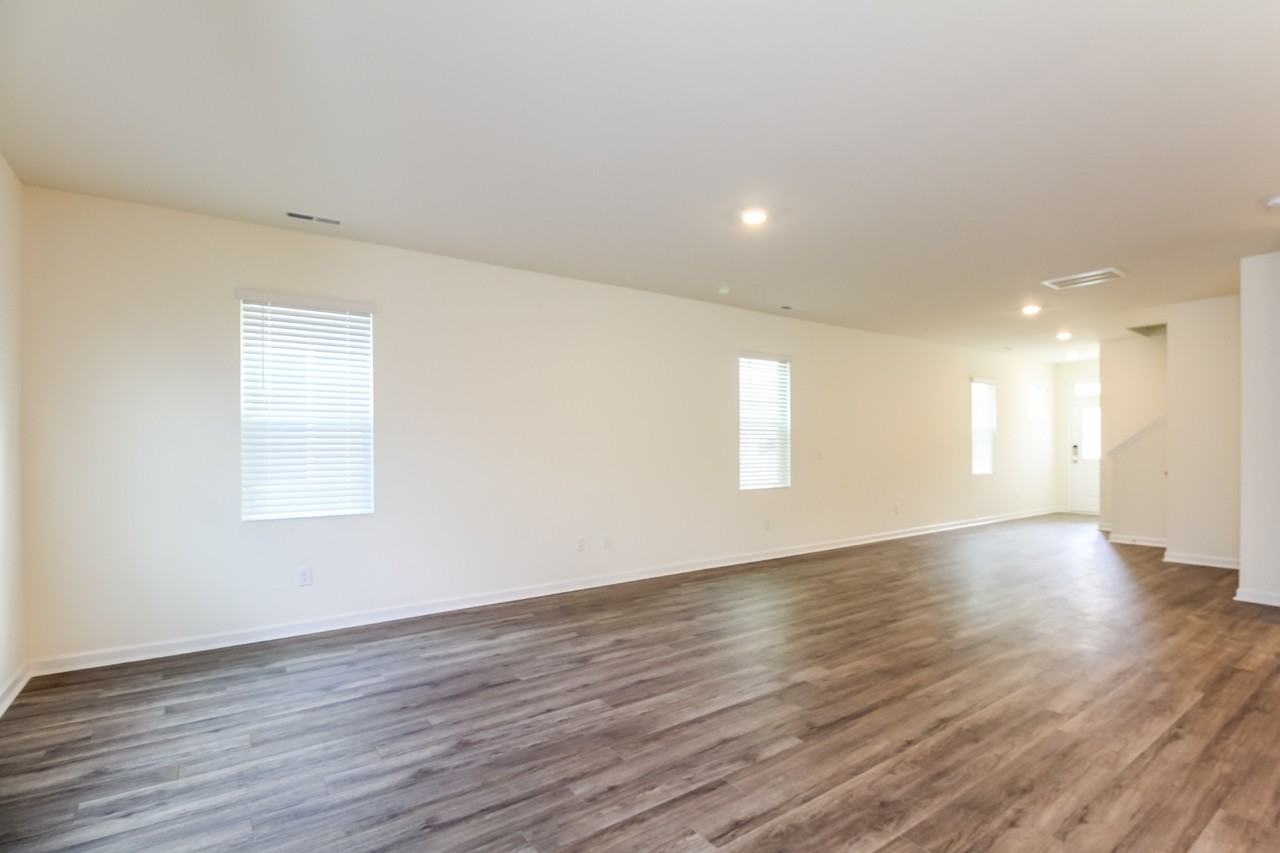 1509 Corbett St - Photo 5 of 15