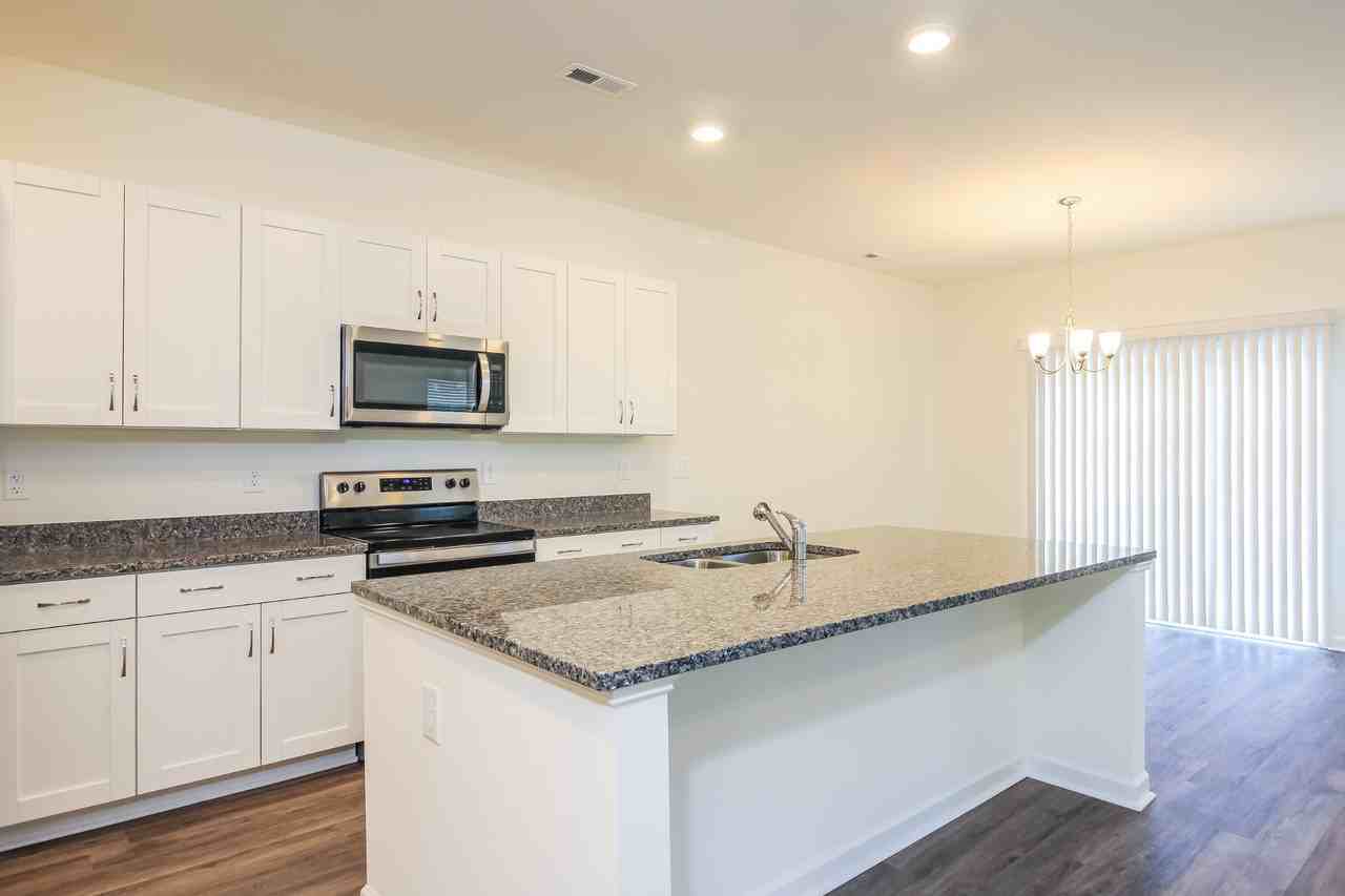 1509 Corbett St - Photo 7 of 15