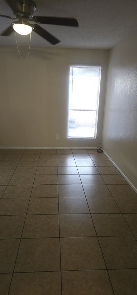 635 N Arrowhead Dr #1 - Photo 2 of 6