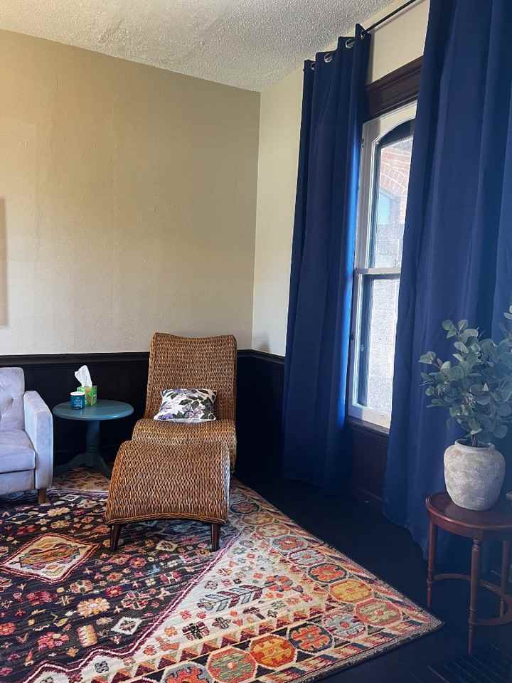 118 1/2 W Monroe St - Photo 7 of 11