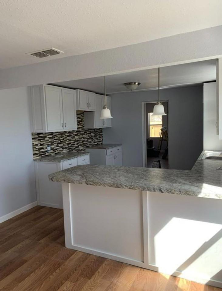 1507 E 16th St - Photo 5 of 16