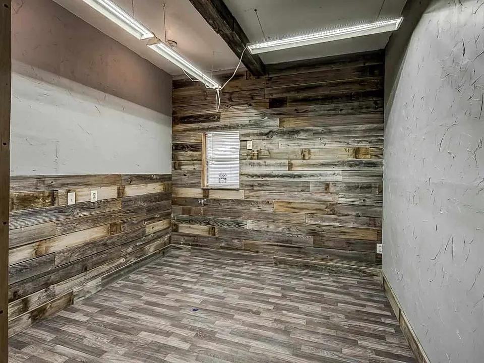 1427 E Broadway St - Photo 4 of 17