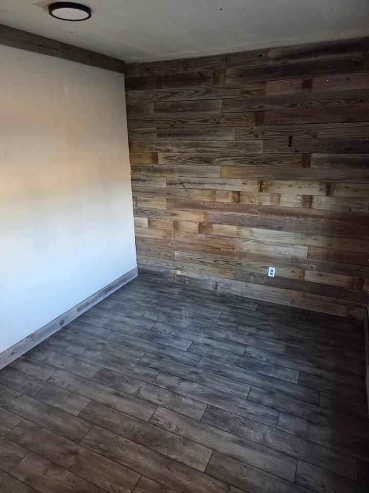 1427 E Broadway St - Photo 5 of 17