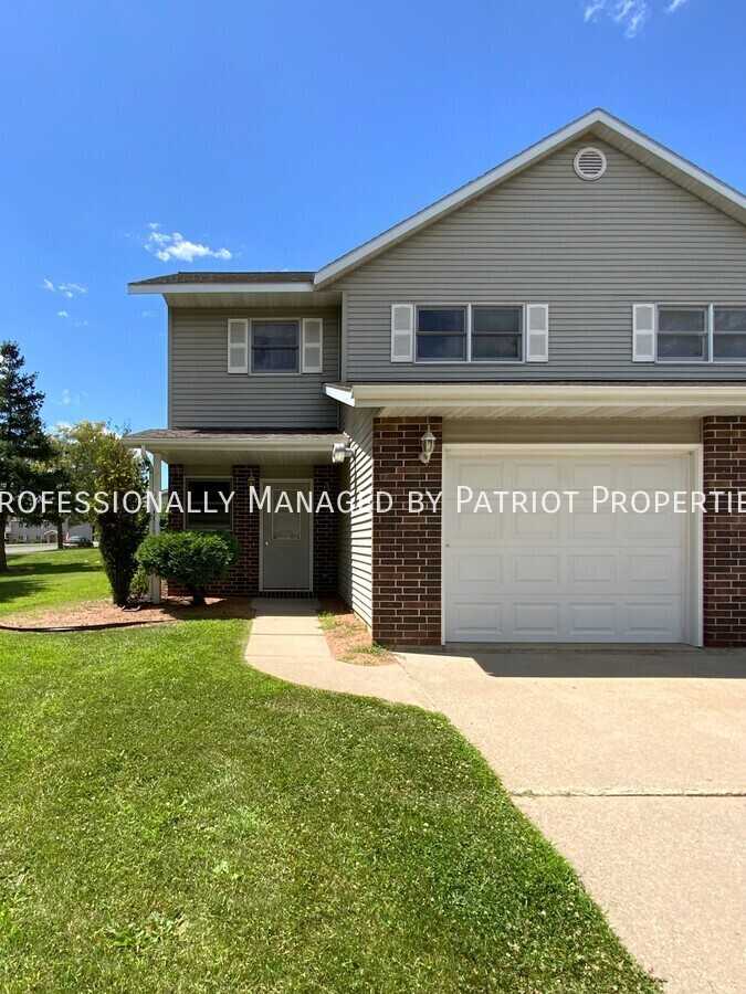 Courtyard Townhomes - Photo 6 of 6