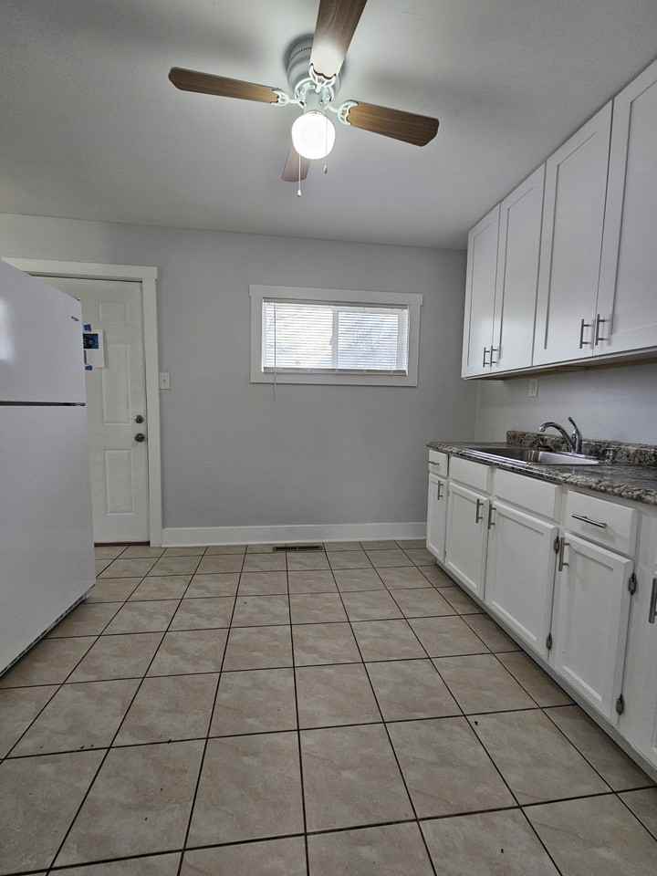 2900 Central Dr #NA - Photo 4 of 12