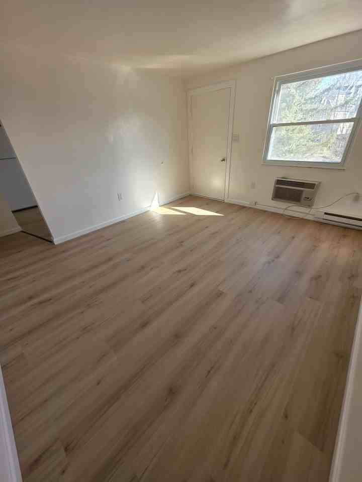 104 North St #F - Photo 7 of 8