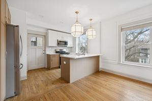 featured image of 531 Hinman Ave #D3