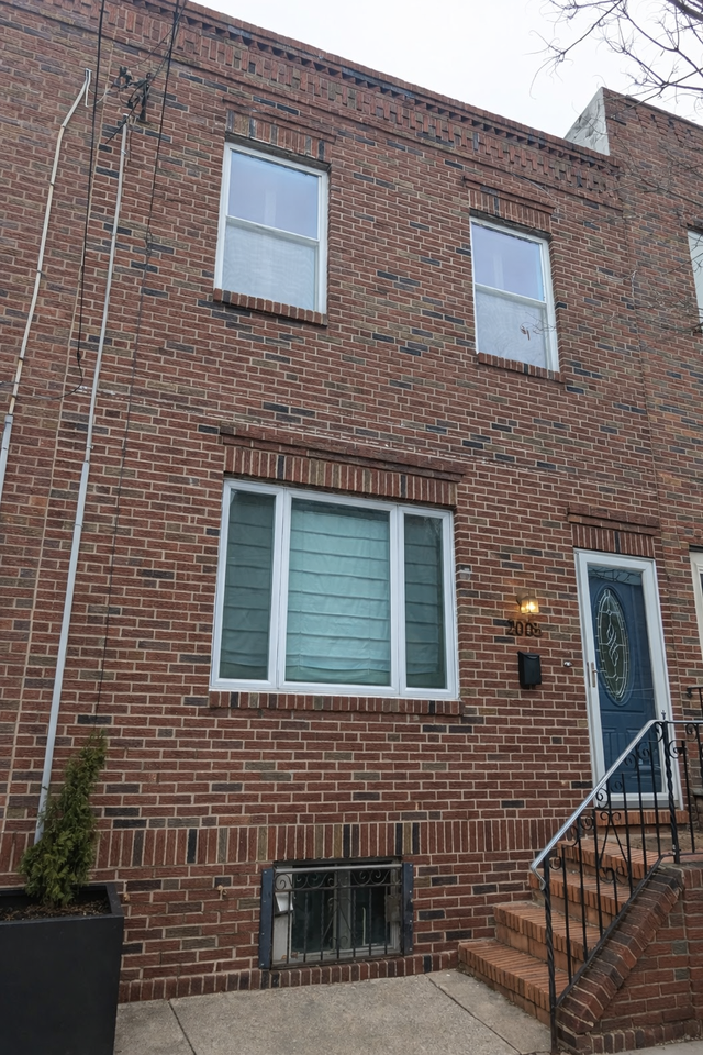 2005 S 13th St #NA - Photo 2 of 16