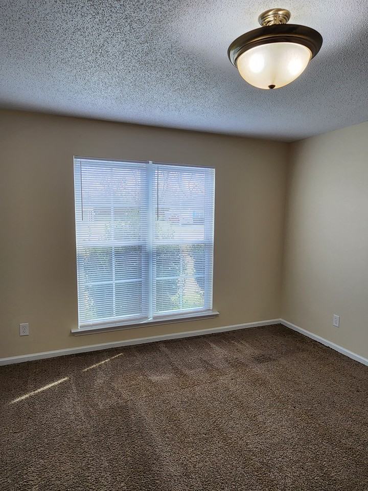 1239 Askew Dr Ne #NA - Photo 5 of 31