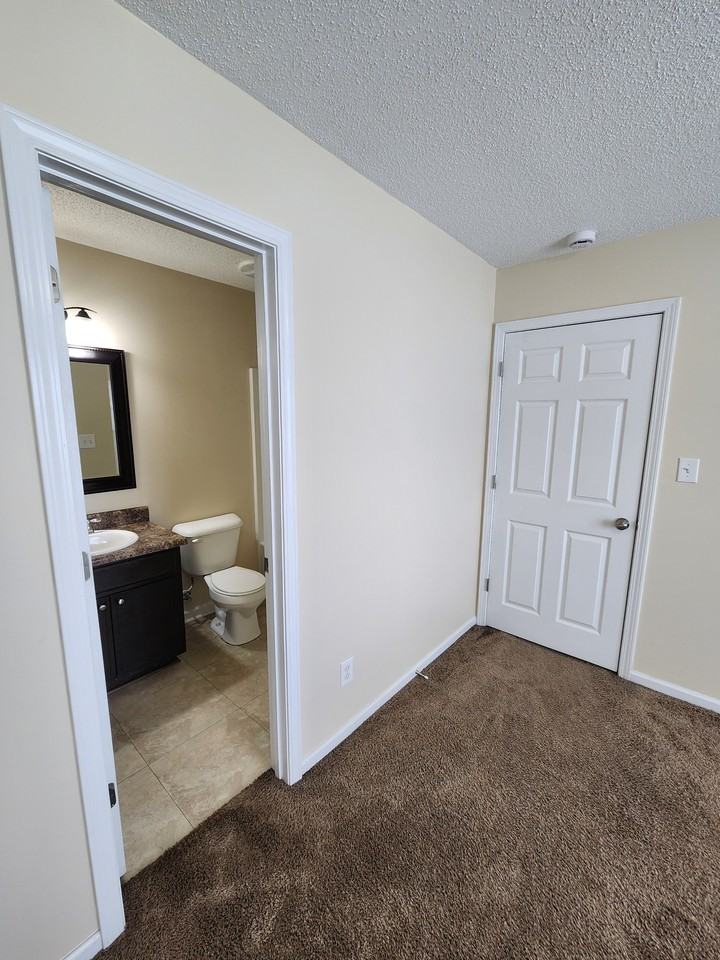 1239 Askew Dr Ne #NA - Photo 6 of 31