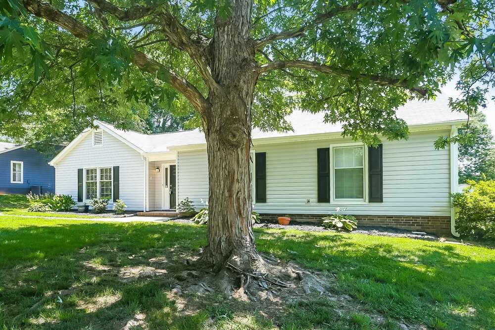 7506 Pirates Cove Ct - Photo 4 of 16