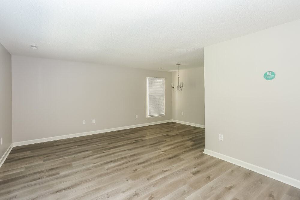 7506 Pirates Cove Ct - Photo 5 of 16