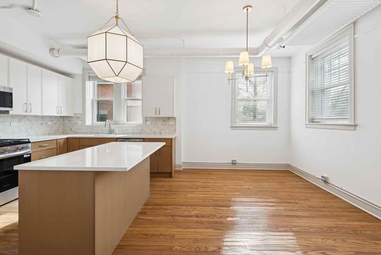 531 Hinman Ave #A0 - Photo 3 of 18
